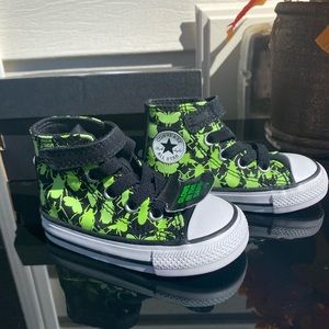Converse Boys' Toddler  Chuck Taylor All Star 1V Hi Glow Bugs Shoes Size 4